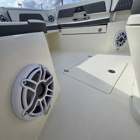 Slide: The Image of Cobia 265 Center Console 2026 - 17