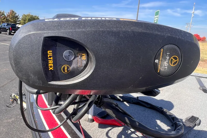 Slide: The Image of Minn Kota Ultrex motor on 2019 Nitro Z19 Pro boat, featuring i-Pilot Link system. - 7