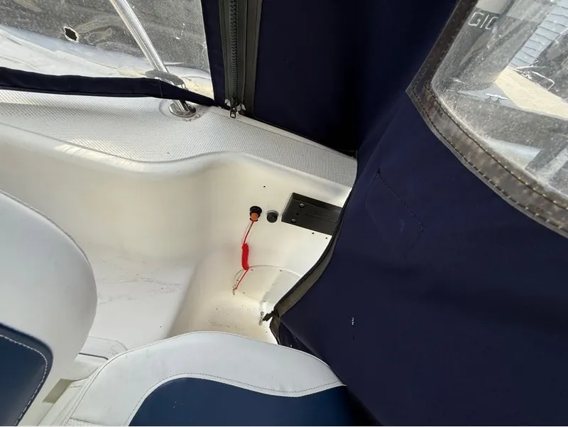 Slide: The Image of Sea Fox 210 Walk Around 2002 - 5