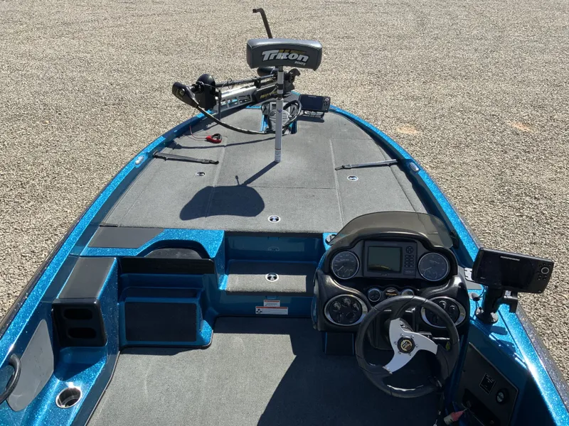 Slide: The Image of Triton 18X3 DC & SC 2009 - 4