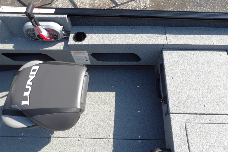 Slide: The Image of Lund 1675 Adventure Sport 2026 - 10