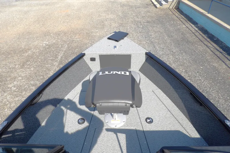 Slide: The Image of Lund 1675 Adventure Sport 2026 - 12