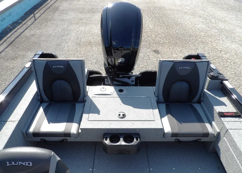 Slide: The Image of Lund 1675 Adventure Sport 2026 - 16