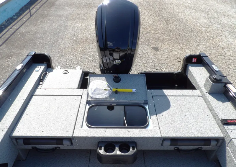 Slide: The Image of Lund 1675 Adventure Sport 2026 - 17