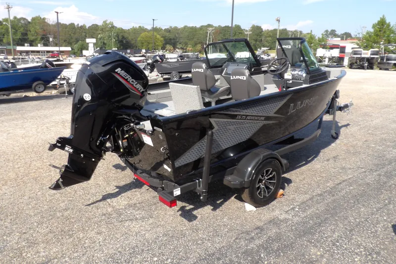 Slide: The Image of Lund 1675 Adventure Sport 2026 - 3