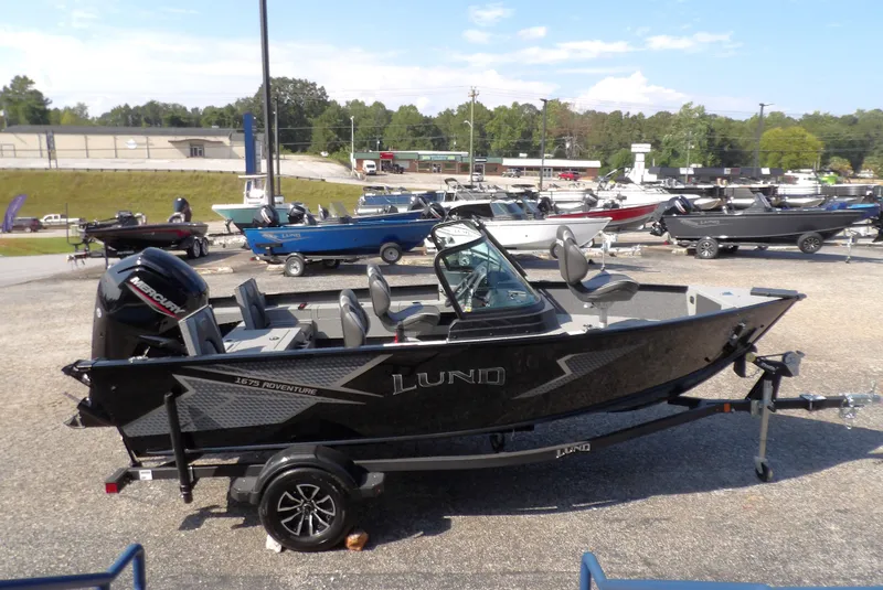 Slide: The Image of Lund 1675 Adventure Sport 2026 - 4