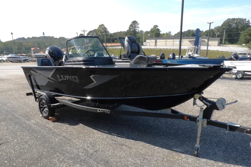 Slide: The Image of Lund 1675 Adventure Sport 2026 - 5