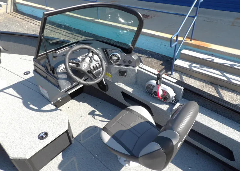 Slide: The Image of Lund 1675 Adventure Sport 2026 - 8