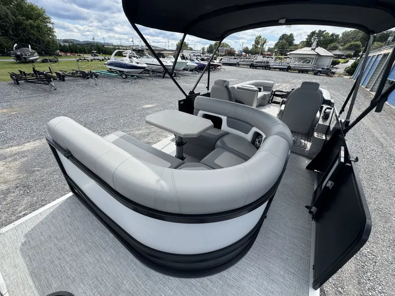 Slide: The Image of Premier Solaris Rev 250 2025 - 13