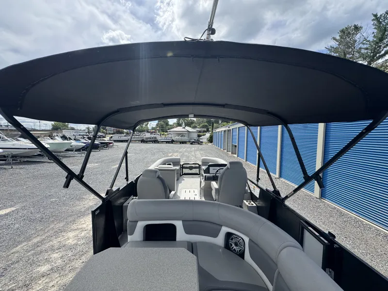 Slide: The Image of Premier Solaris Rev 250 2025 - 15