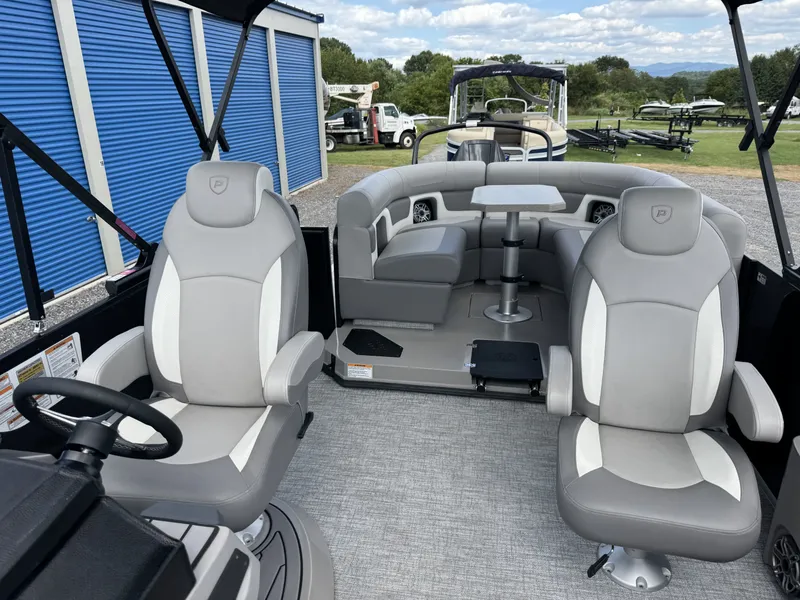 Slide: The Image of Premier Solaris Rev 250 2025 - 31