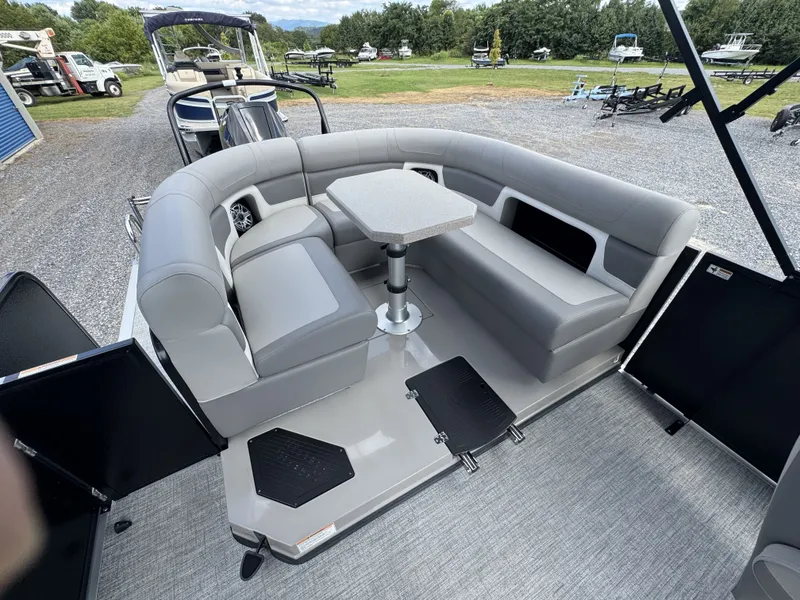 Slide: The Image of Premier Solaris Rev 250 2025 - 33