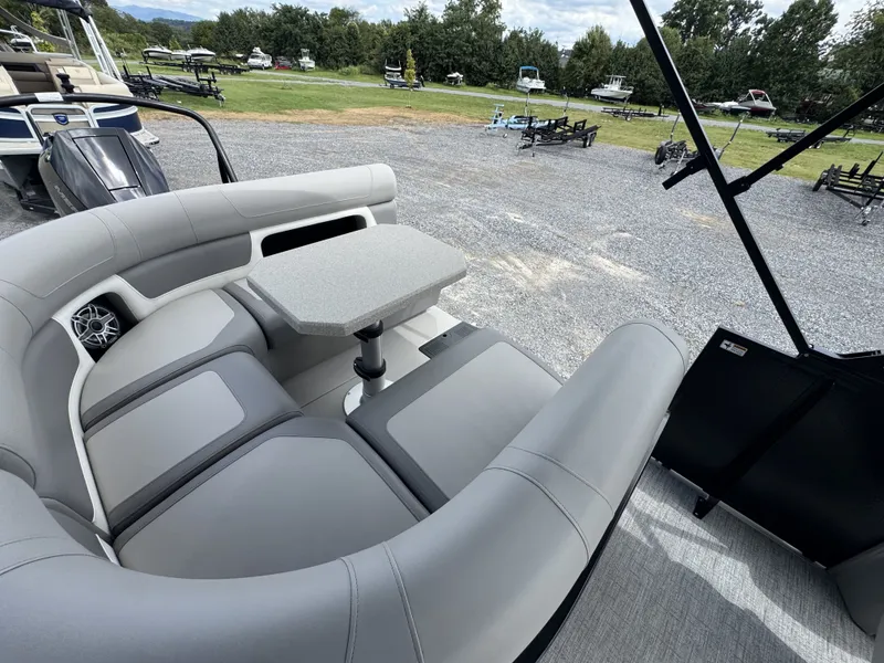 Slide: The Image of Premier Solaris Rev 250 2025 - 35