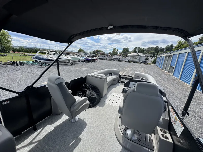 Slide: The Image of Premier Solaris Rev 250 2025 - 37