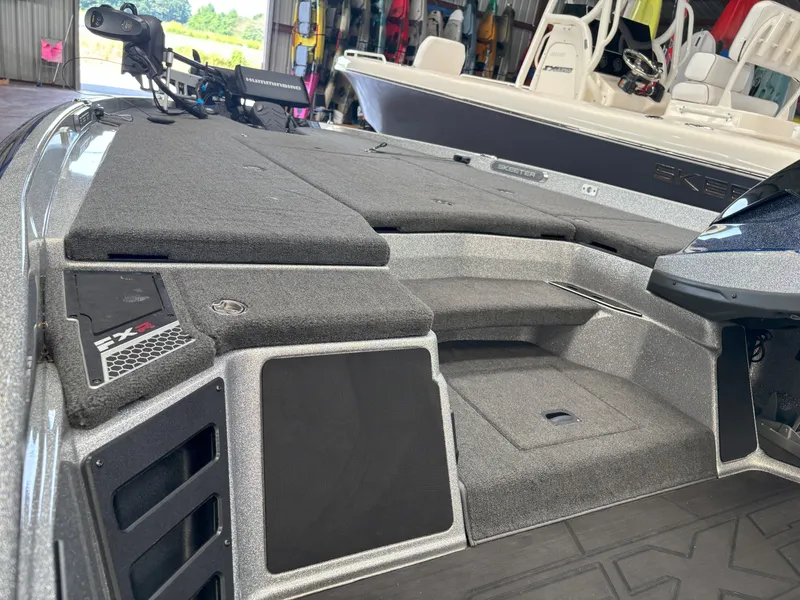 Slide: The Image of Skeeter FXR20 Select 2023 - 19