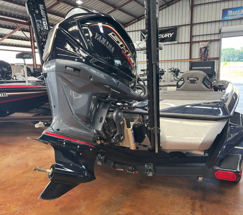 Slide: The Image of Skeeter FXR20 Select 2023 - 3