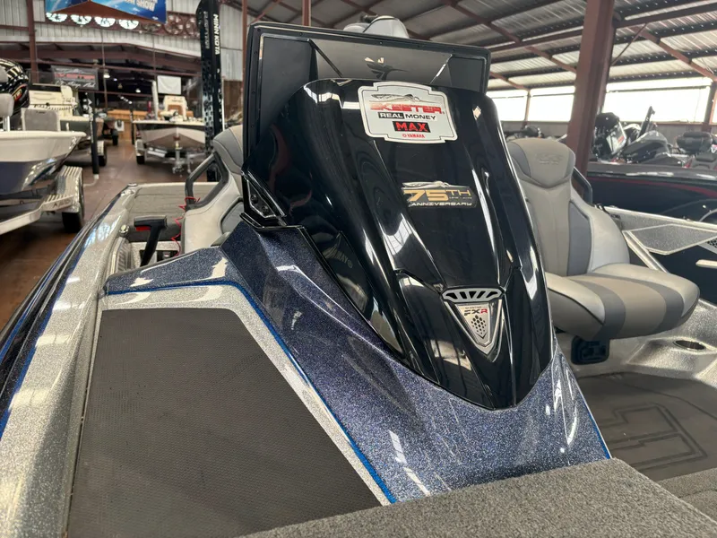 Slide: The Image of Skeeter FXR20 Select 2023 - 5