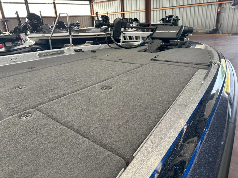 Slide: The Image of Skeeter FXR20 Select 2023 - 6