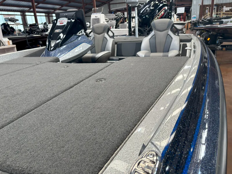 Slide: The Image of Skeeter FXR20 Select 2023 - 9