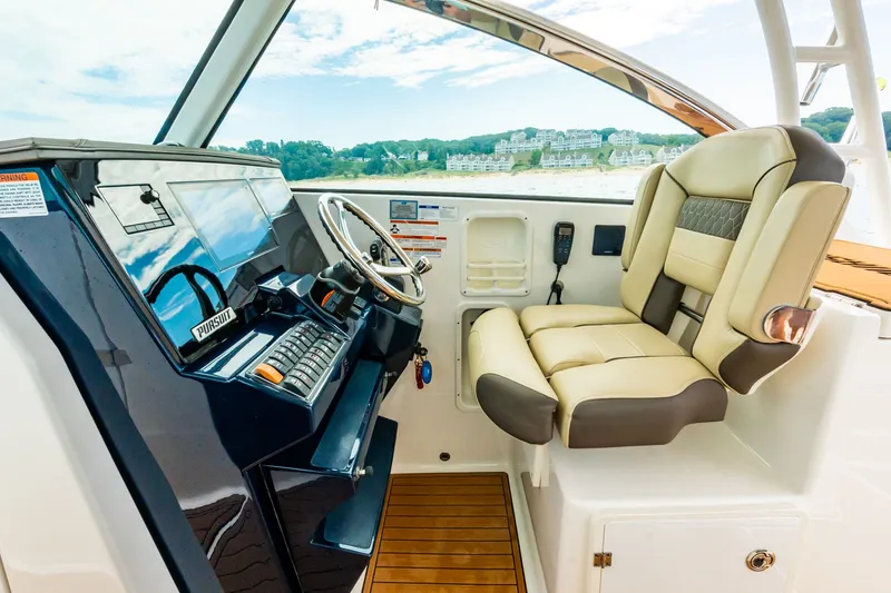 Slide: The Image of Pursuit DC 295 Dual Console 2019 - 31