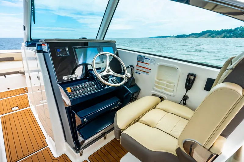 Slide: The Image of Pursuit DC 295 Dual Console 2019 - 32