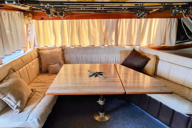 Slide: The Image of Salon/Dinette - 14