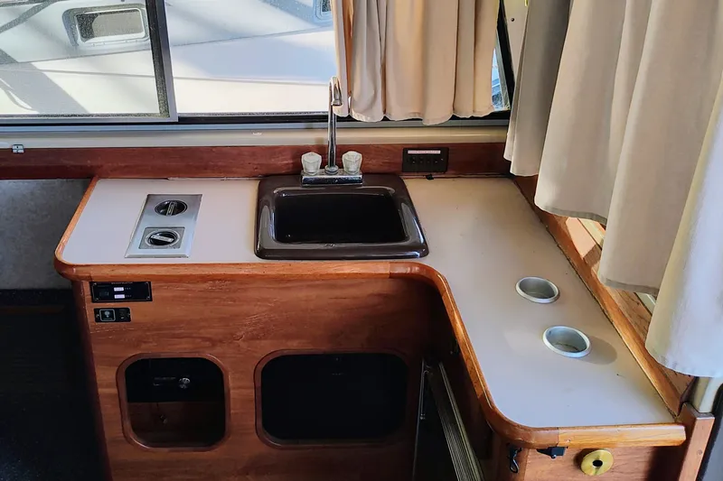 Slide: The Image of Wet bar upon entering aft Cockpit - 16