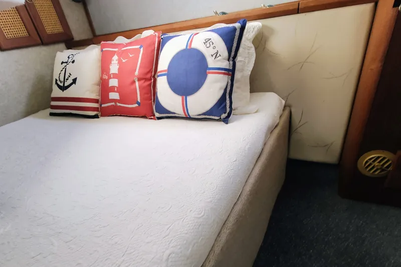 Slide: The Image of Guest Stateroom - 33