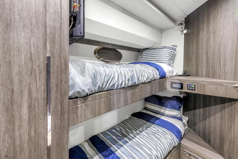 Slide: The Image of Uniesse 65 MY 2009 - 55