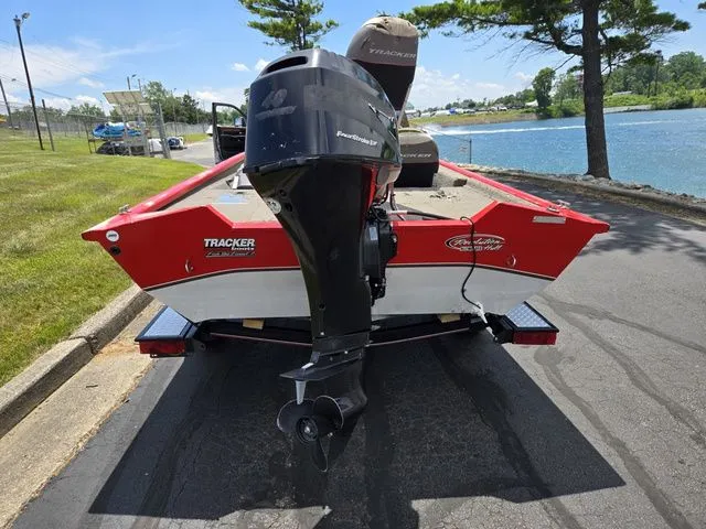 Slide: The Image of Tracker PRO TEAM 175 SE 2004 - 3