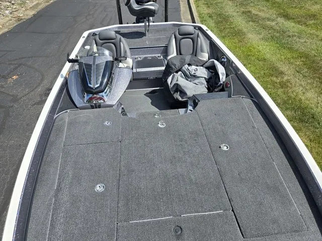 Slide: The Image of Ranger Z520 Comanche 2018 - 18