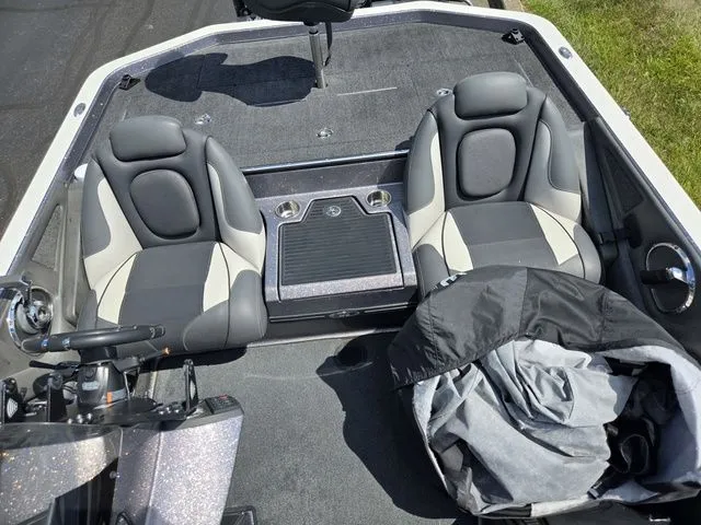 Slide: The Image of Ranger Z520 Comanche 2018 - 19