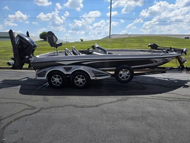 Slide: The Image of Ranger Z520 Comanche 2018 - 5