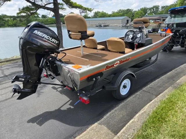 Slide: The Image of Tracker Bass Tracker 40th Anniversary Heritage Edition 2018 - 2