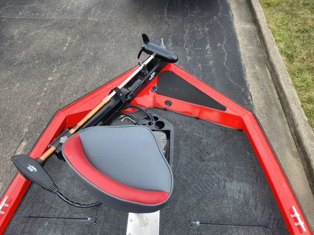 Slide: The Image of Caravelle Raptor 180 Bass 2021 - 18