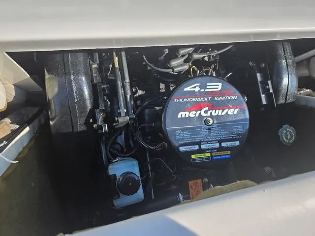 Slide: The Image of Regal 176 SE 1998 - 38