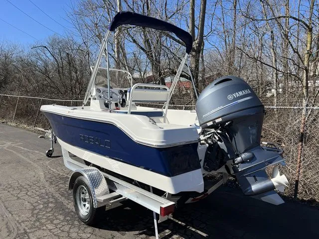 Slide: The Image of Robalo R160 Center Console 2025 - 3