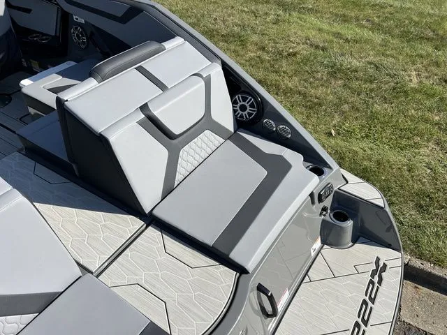 Slide: The Image of Yamaha 222XD Only 1 Black Left! 2025 - 10