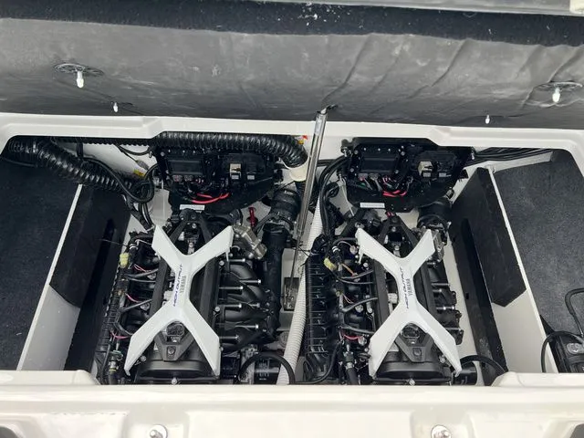 Slide: The Image of Yamaha 222SE Only 1 Black Left! 2025 - 22