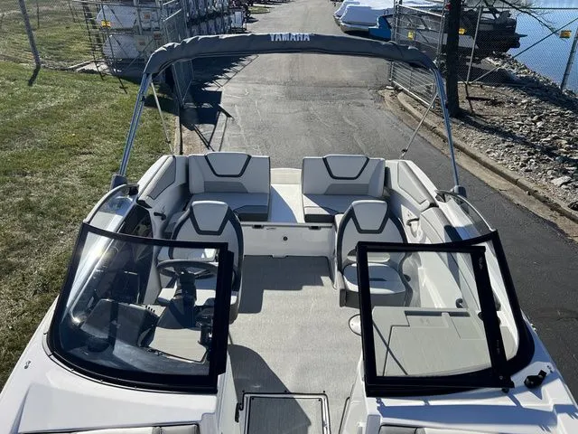 Slide: The Image of Yamaha SX220 Only 1 Yacht Blue Left! 2025 - 18