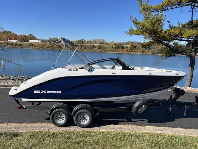 Slide: The Image of Yamaha SX220 Only 1 Yacht Blue Left! 2025 - 4