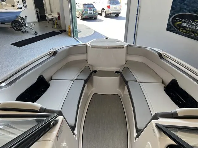 Slide: The Image of Yamaha AR250 Both Colors In Stock 2025 - 10