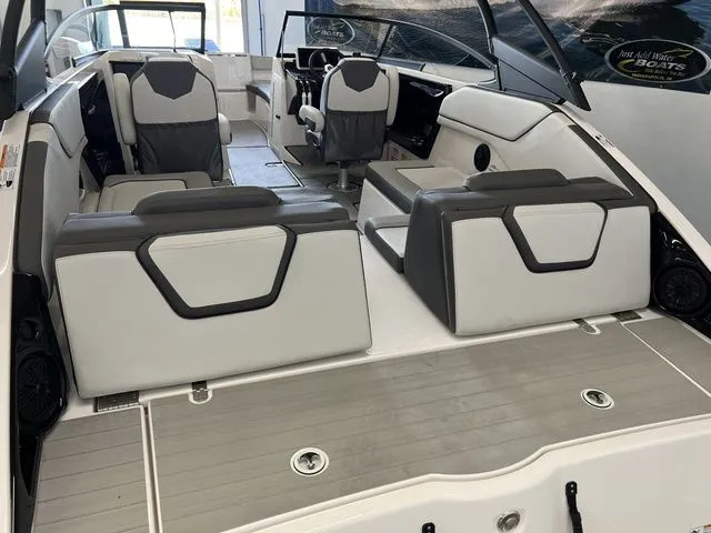 Slide: The Image of Yamaha AR250 Both Colors In Stock 2025 - 4