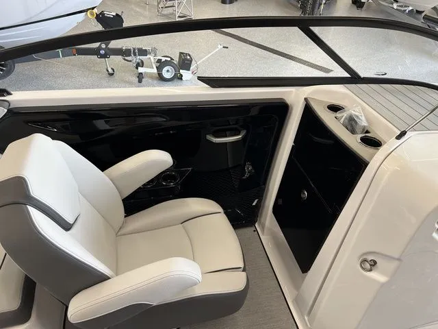 Slide: The Image of Yamaha AR250 Both Colors In Stock 2025 - 7