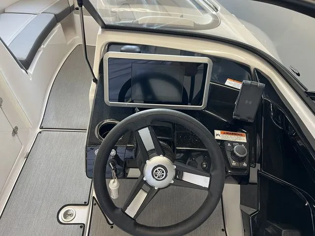 Slide: The Image of Yamaha AR250 Both Colors In Stock 2025 - 9