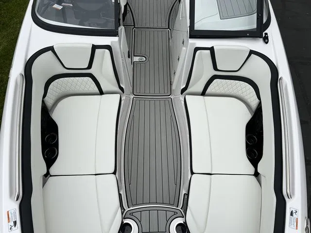 Slide: The Image of Yamaha 252SD Only 1 Mist Gray Left! 2025 - 18