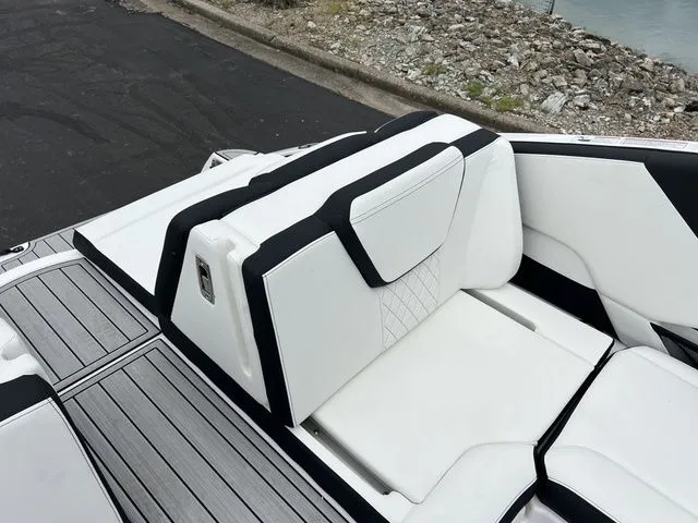 Slide: The Image of Yamaha 252SD Only 1 Mist Gray Left! 2025 - 22