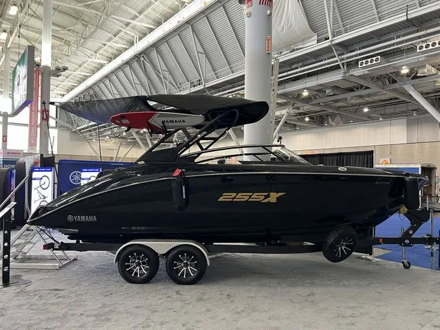 Slide: The Image of Yamaha 255XD SURF Only 1 Navy/Mist Gray Left! 2025 - 3