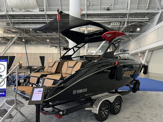 Slide: The Image of Yamaha 255XD SURF Only 1 Navy/Mist Gray Left! 2025 - 5