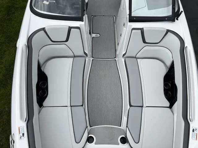 Slide: The Image of Yamaha AR250 Both Colors In Stock 2025 - 20